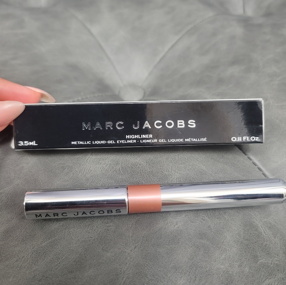 Marc Jacobs water proof liquid gel eyeliner - Picture 5 of 6